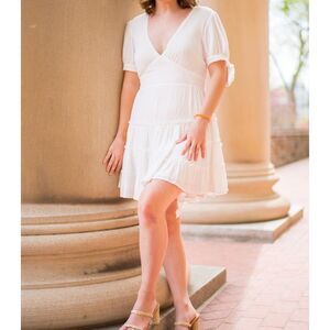 Saints + Secrets Fit and Flare Dress V-Neck Short Sleeve White Size Small